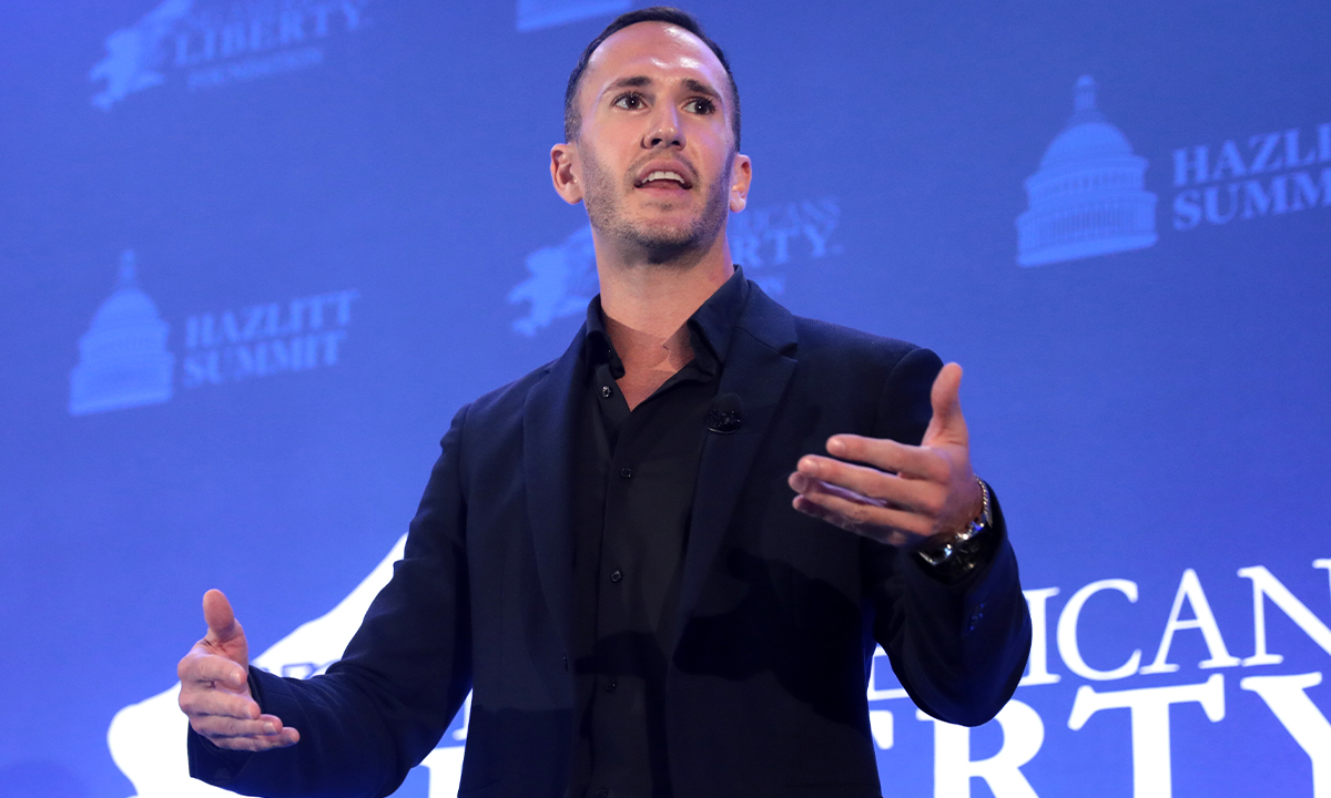 Corey DeAngelis speaking with attendees at the 2022 Hazlitt Summit hosted by the Young Americans for Liberty Foundation- photo by Gage Skidmore via Flickr